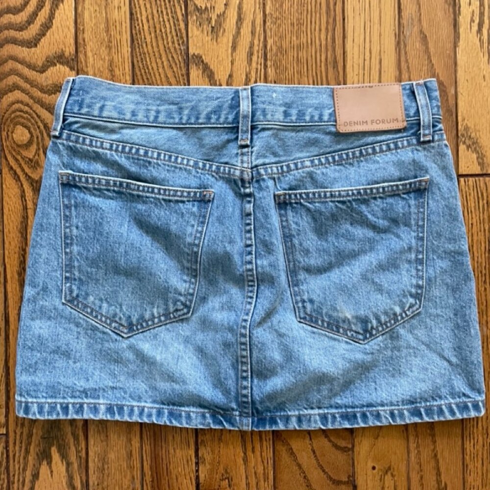 Aritzia Denim Forum The 90's Ricci Skirt Size 27